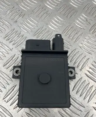 BMW 5 E60 E61 Glow plug pre-heat relay E2110022360