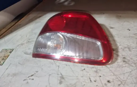 Toyota Avensis Verso Rear/tail lights