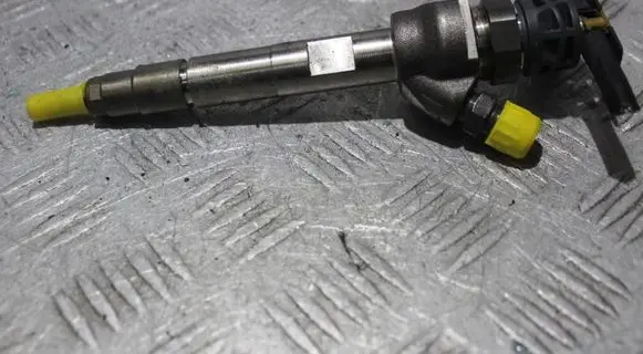 BMW 3 F30 F35 F31 Fuel injector 8514146