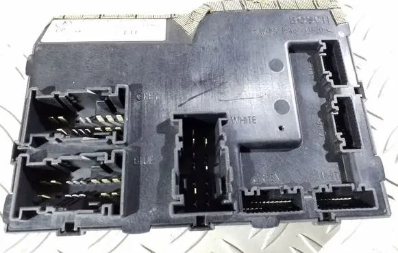 Ford Fiesta Comfort/convenience module 8V5115K600EH 116RA000084 F005V01045