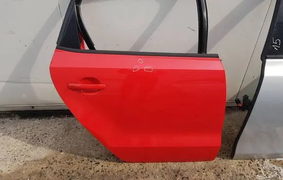 Volkswagen Polo V 6R Rear door 