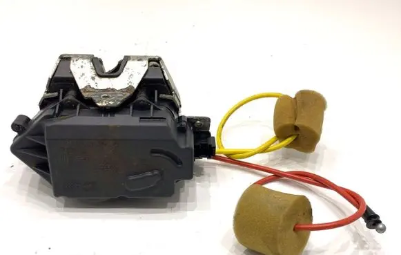 Mercedes-Benz E W211 Tailgate exterior lock A2117400535