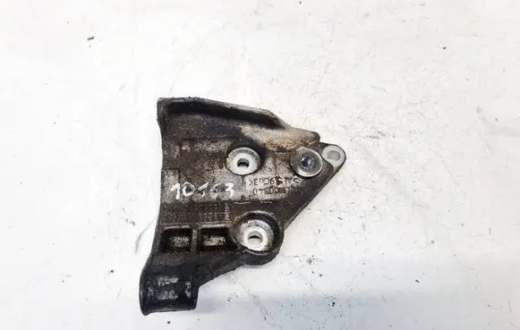 Land Rover Range Rover Sport L320 Engine mounting bracket QVU500340