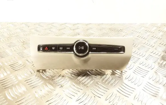 Volvo XC40 Head unit multimedia control 31398845