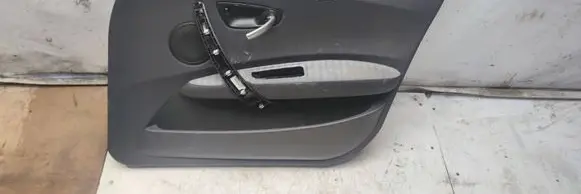 BMW 1 E81 E87 Front door card panel trim 7122662 7136228