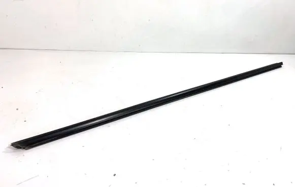 BMW 4 F32 F33 Front door glass trim molding 7279773