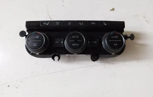 Volkswagen Golf VII Climate control unit