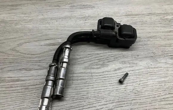 Mercedes-Benz SL AMG R129 High voltage ignition coil A0001587303