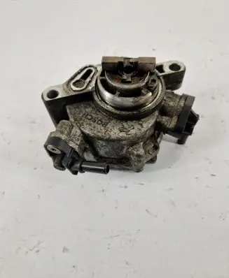 Volvo V40 Vacuum pump 9804021880