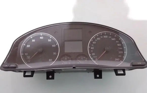 Volkswagen Golf V Speedometer (instrument cluster) 1K0920851G