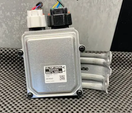 Lexus RX 450H Fuel injection pump control unit/module 8957158010