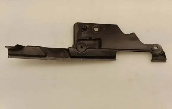 Chrysler Pacifica Engine bonnet/hood lock trim molding 68267001AA