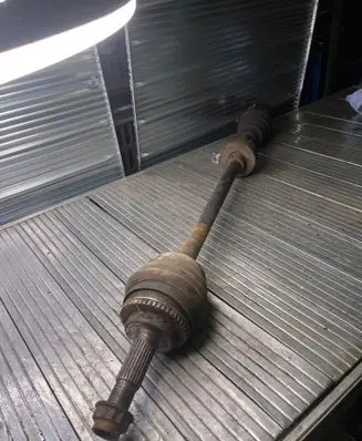 Toyota Yaris Front driveshaft P26080567