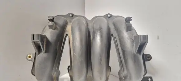 Volkswagen Golf IV Intake manifold 06a133206h