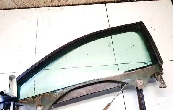 Audi A3 S3 8P Front door window glass four-door AS2M3240DOT682