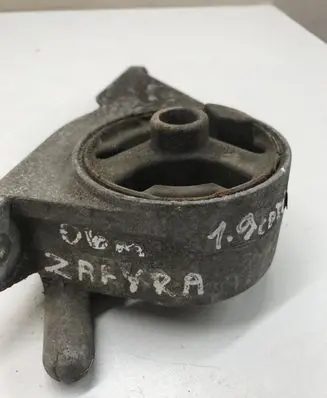 Opel Zafira B Engine mount bracket 659765903