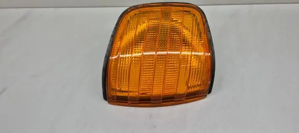 Mercedes-Benz S W126 Front indicator light A0008209121