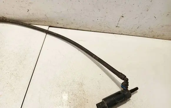 BMW X1 E84 Headlight washer pump 837743003 13264011