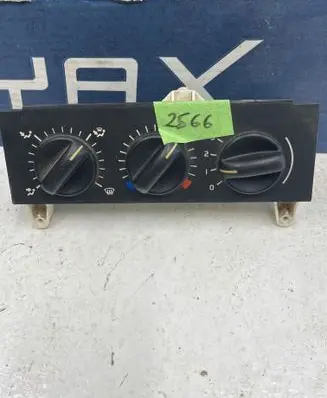 Renault Master II Climate control unit 133761F 101052