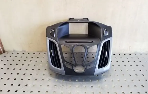 Ford Focus Radio/GPS head unit trim BM5118835