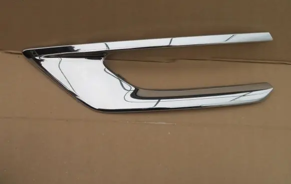 Volvo XC90 Front bumper splitter molding 31663539