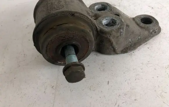 Volkswagen PASSAT B5.5 Rear axle beam mounts housing 8E0501522H