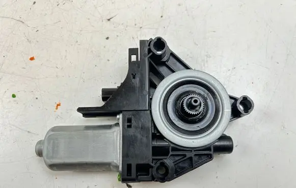 Jeep Grand Cherokee Rear door window regulator motor 931402103