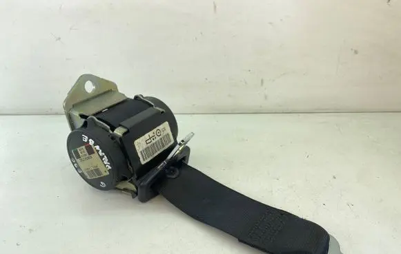 BMW 3 E90 E91 Third row seat belt 7121635