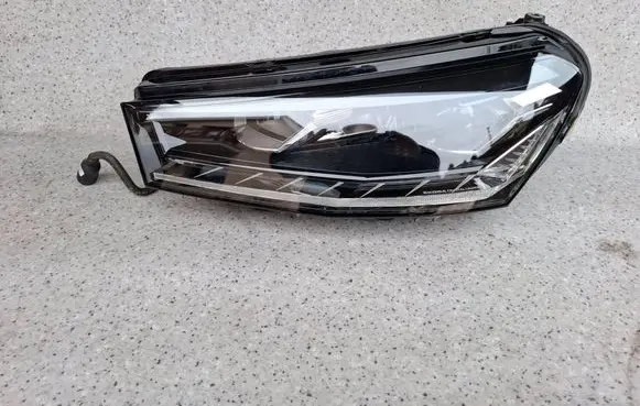 Skoda Fabia Mk4 (6VA) Headlight/headlamp 6VB941015B 6Y8941015B LC17786