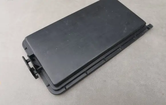 Mercedes-Benz C W202 Fuse box cover 2025451303