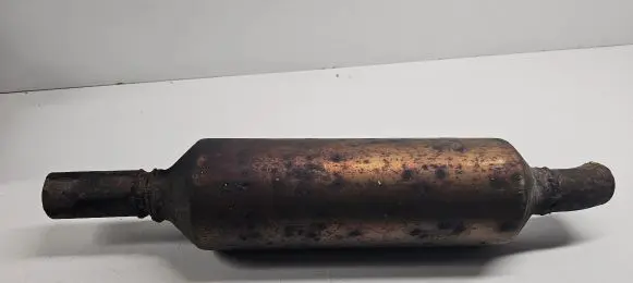 Volkswagen PASSAT B6 Middle muffler/silencer 