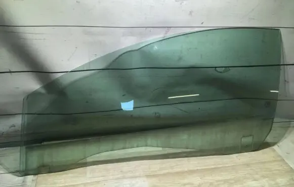 Volvo C70 Front door window/glass (coupe) 