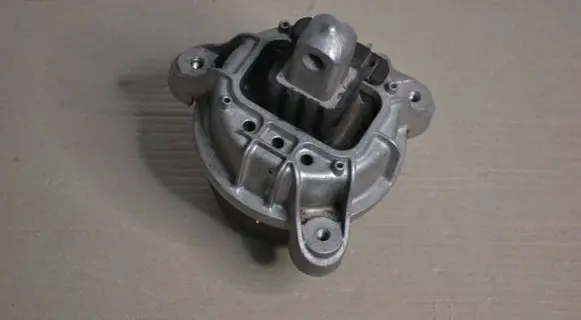 BMW 5 F10 F11 Engine mount bracket