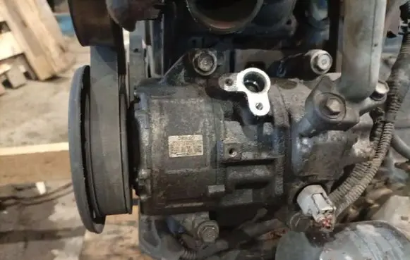 Toyota Avensis T250 Air conditioning (A/C) compressor (pump) 5SE12C