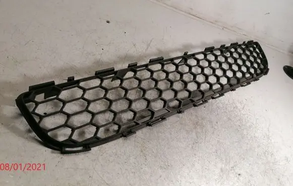 Toyota Corolla Verso AR10 Front bumper lower grill 531120F020