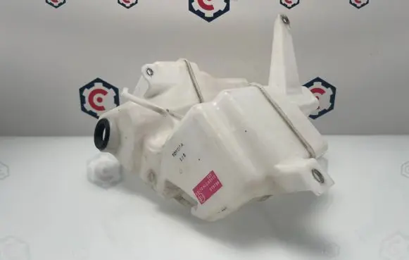 Toyota Camry VIII XV70 Windshield washer fluid reservoir/tank 060851-626