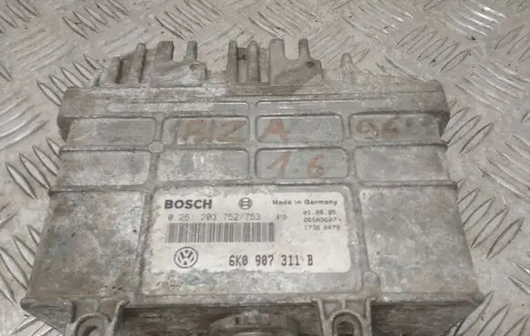 Seat Ibiza II (6k) Engine control unit/module 0261203752 6K0907311B