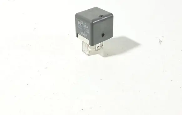 Toyota Verso Other relay 9008087030 1567002900
