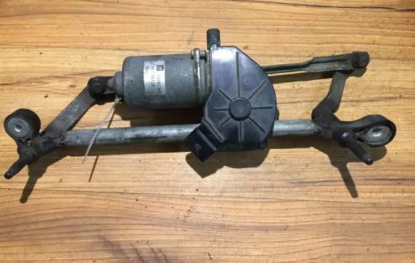 Opel Corsa D Front wiper linkage and motor
