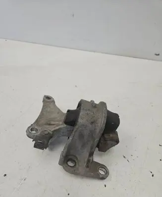 Honda Civic Engine mounting bracket
