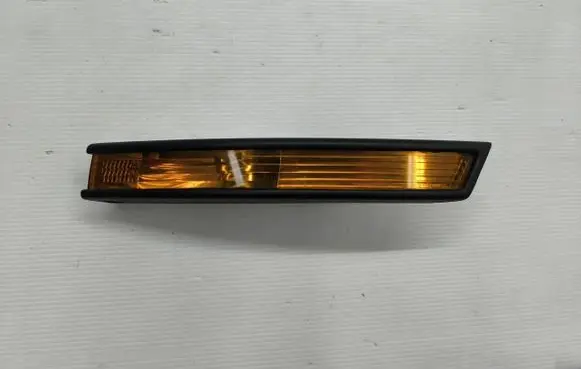 Volkswagen PASSAT B6 Front bumper turn signal 3C0953041J