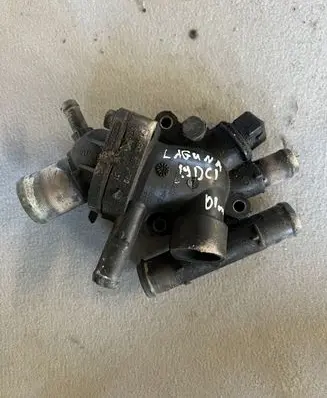 Thermostat/thermostat housing