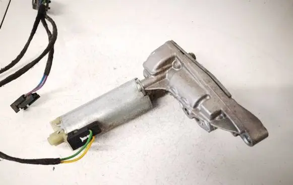 Audi A6 S6 C6 4F Seat adjustment motor 0130002531 198396-103