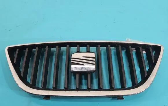 Seat Ibiza IV (6J,6P) Front bumper upper radiator grill 6J0853651 IMPRK1513000