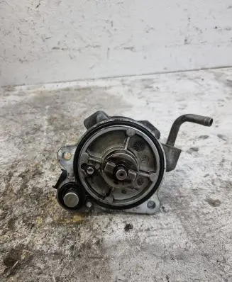 Toyota Yaris Vacuum pump
