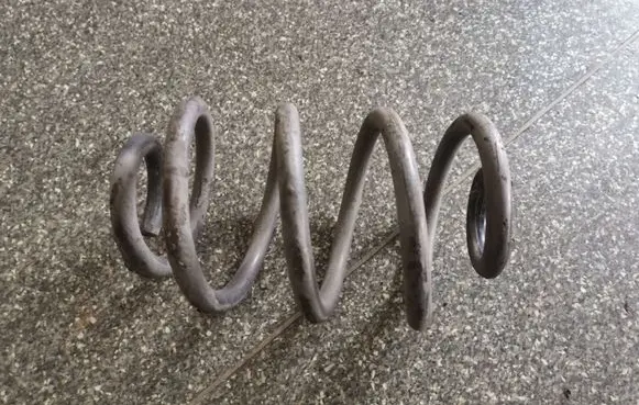 Nissan Leaf I (ZE0) Rear coil spring