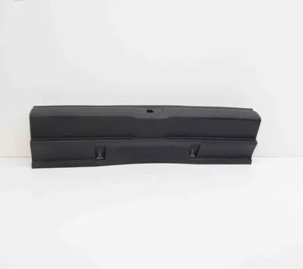 Trunk/boot sill cover protection