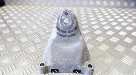 Lexus GS 250 350 300H 450H Engine mounting bracket 1231536020