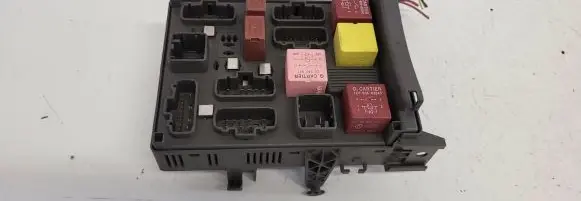 Renault Espace IV Fuse module 8200004201E 518831011 180304