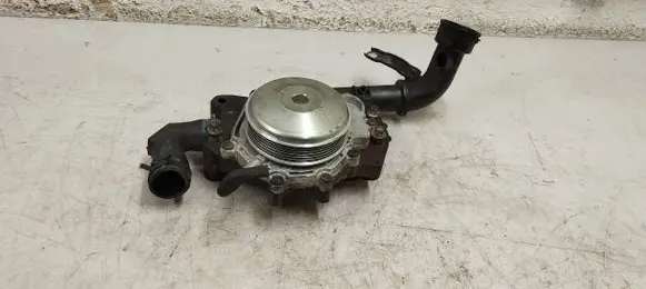 Mercedes-Benz E W212 Water pump A6512006301